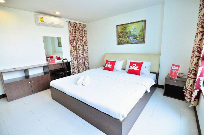 Bedroom 3, Aryan Suites Hotel, Din Dang