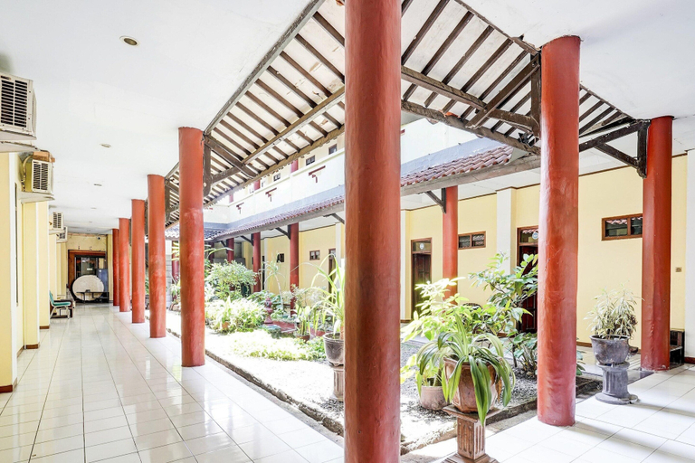 Interior 4, Luxury Deluxe DBL Retreat W/ Free Wifi and Parking, Pekalongan