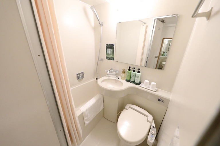 Bathroom 5, Smile Hotel Nihombashi - Mitsukoshimae, Chūō