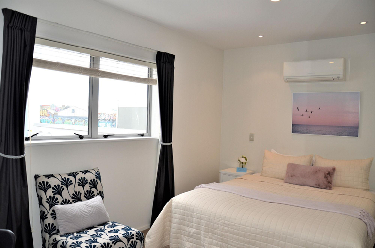 Room 4, Colombo Lodge Christchurch, Christchurch