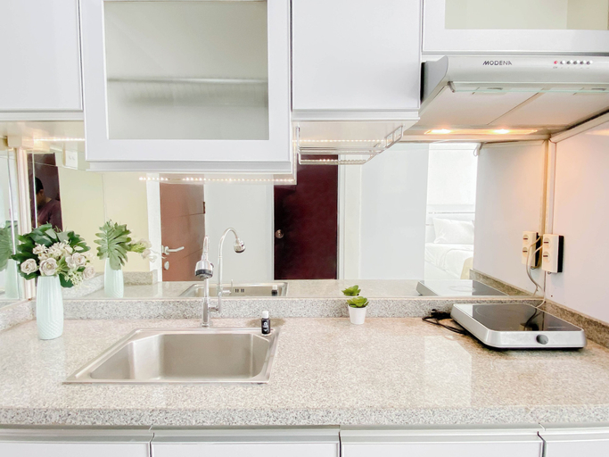 Private kitchen 5, Minimalist And Homey Studio Apartment Taman Melati Margonda, Depok