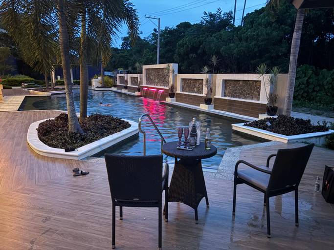 Food & Drinks 5, Kembali veranda condo, Samal City