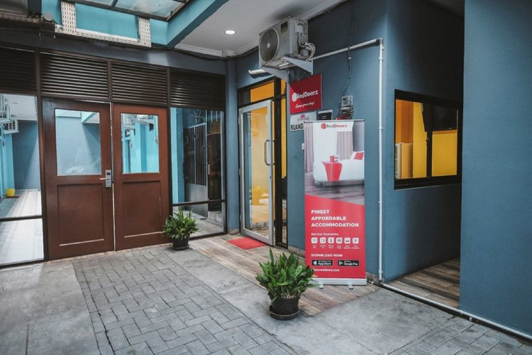 Exterior & Views 2, RedDoorz near RSUD Koja, North Jakarta