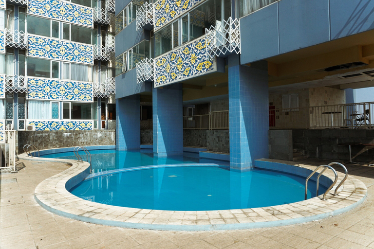 Pool, Comfortable And Decent Studio Room At Apartment Saladdin Mansion, Depok
