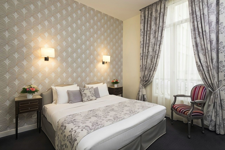 Bedroom 2, Hotel Saint Petersbourg Opera & Spa, Paris