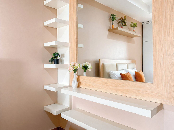Interior 3, Homey And Neat Studio Room At Apartment Belmont Residence Puri, West Jakarta