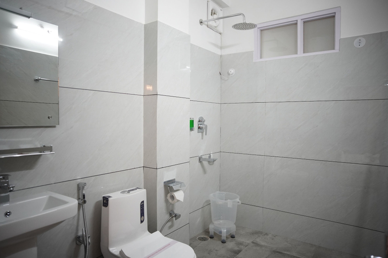 Bathroom 3, Hotel Arijika View, Kullu