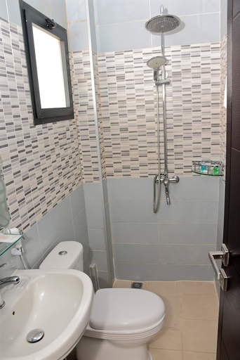 Bathroom, Résidence Feto III, Dakar