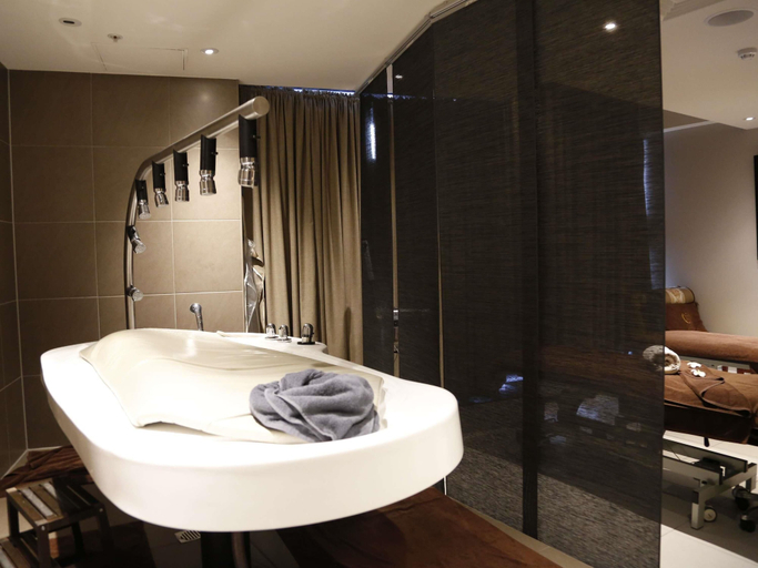Bathroom 5, The Sebel Melbourne Docklands Hotel, Melbourne