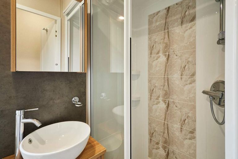 Bathroom 3, Coopers Corner, Lodge with Hot Tub, East Riding of Yorkshire