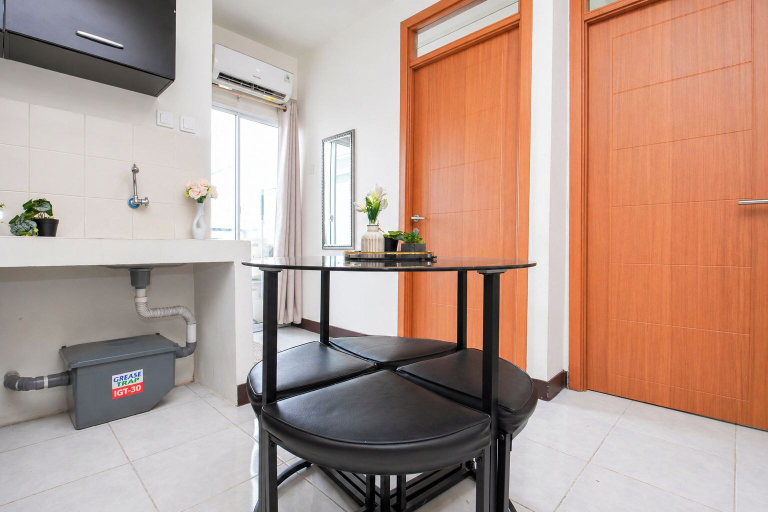 Dining room, Affordable 2Br Apartment At Cinere Resort, Depok