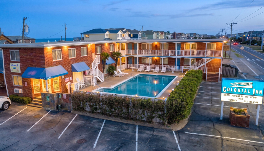 Exterior & Views