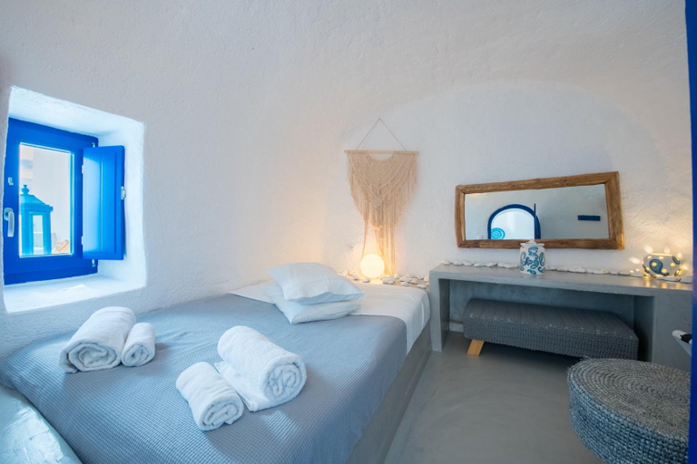 Others 5, Blu Bianco Cave House, South Aegean