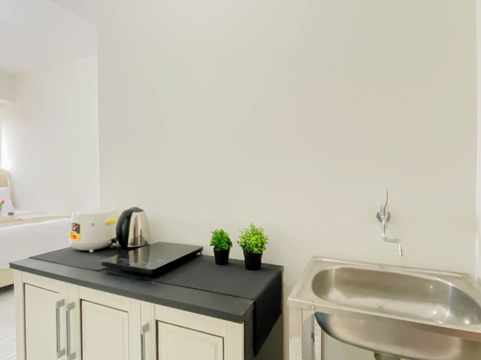 Private kitchen 5, Simply Studio Room At Podomoro Golf View Apartment, Bogor