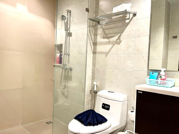 Bathroom, Pool Front Sexy Studio Fully Furnished Apartment, Pulau Phuket