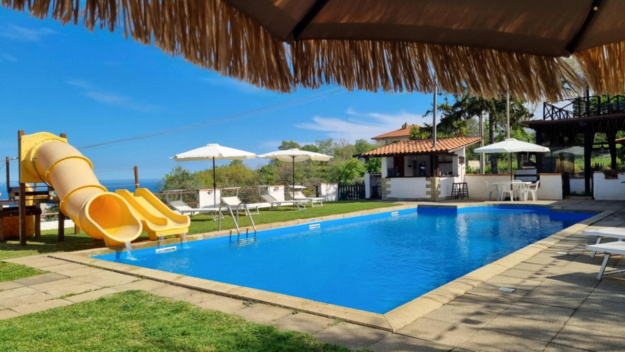 Sport & Beauty 2, Villa immersa nel verde dell Etna, Catania