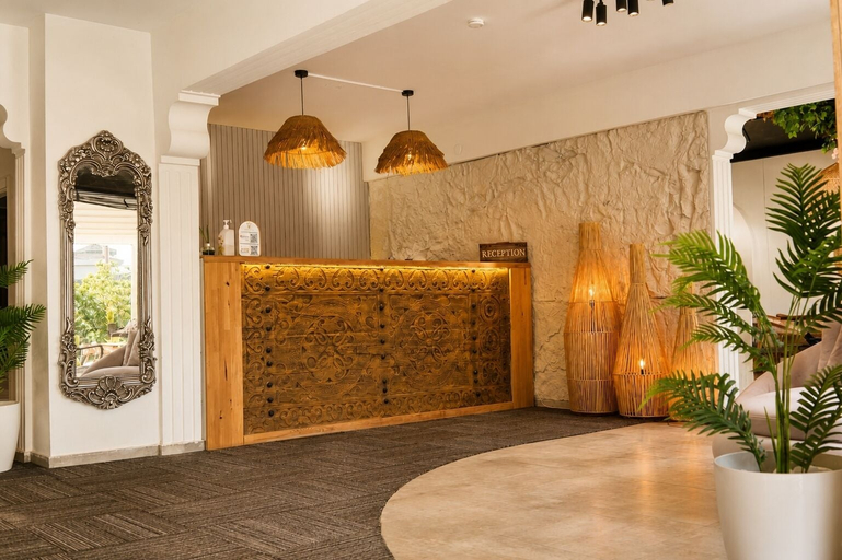Reception 5, BL KARAKUM SUITES, Merkez