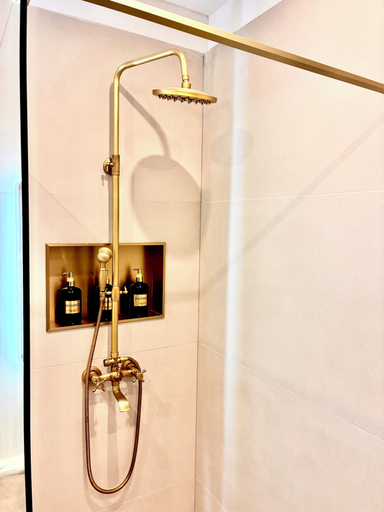 Bathroom 3, Golden, Split