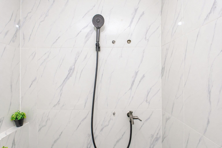 Bathroom 3, Compact Style Studio At Pakubuwono Terrace Apartment, Jakarta Selatan
