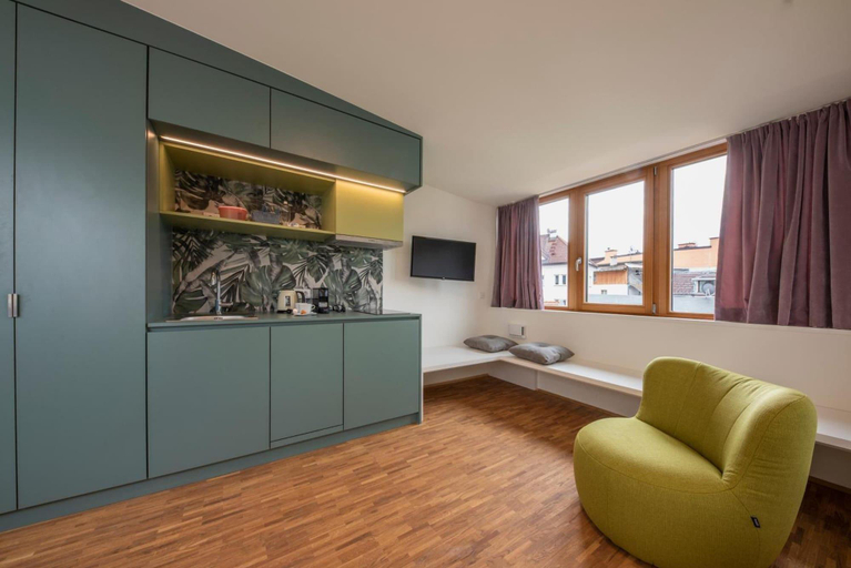 Public Area 2, pradl elf my - apartment, Innsbruck