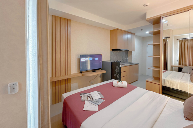 Room 2, Simple And Chic Studio Near Ubaya At Kyo Society Apartment, Surabaya