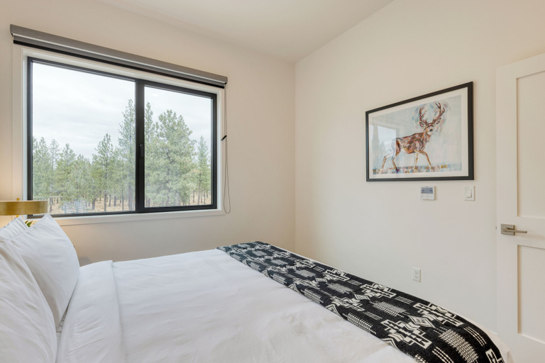 Bedroom 2, Aerie Residences by AvantStay, Deschutes