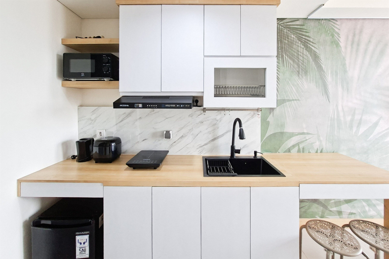 Private kitchen 2, Bright And Cozy Studio Room At Apartment Samesta Mahata Serpong, South Tangerang