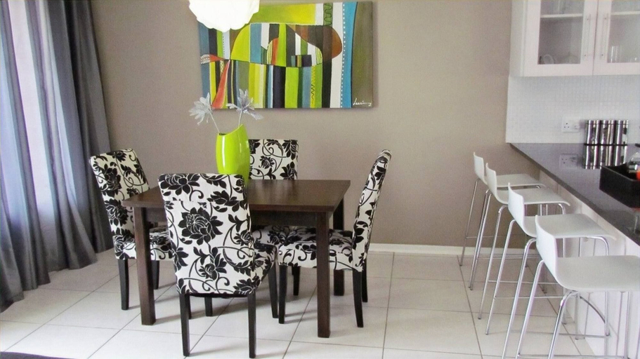 Others 5, Comfortable Furnished Apartment Wi-fi Free Parking, Mangaung