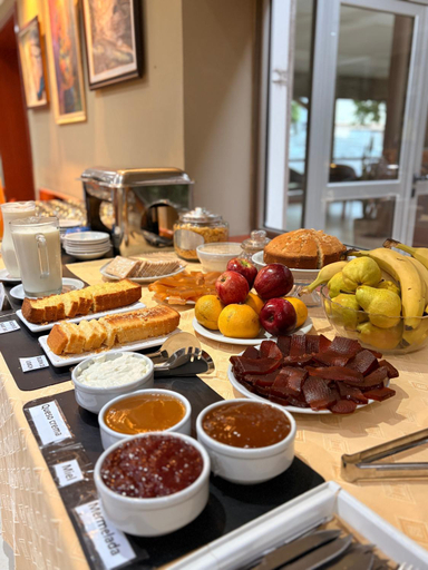 Food & Drinks 5, Mercedes Park Hotel, General Pedernera