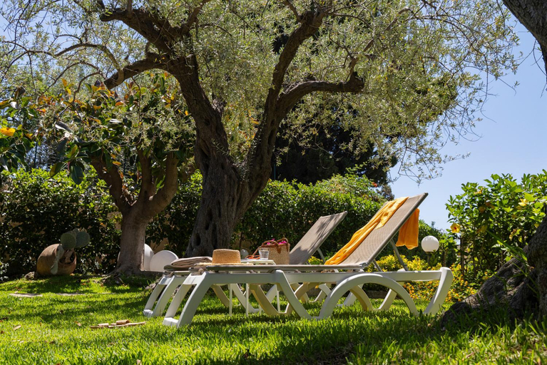 Others 5, Villa Collina, Messina