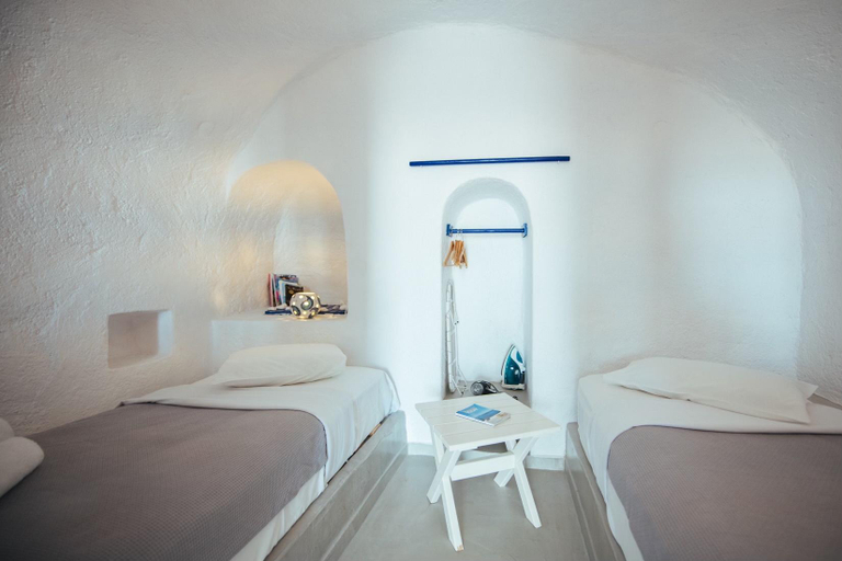 4, Blu Bianco Cave House, South Aegean