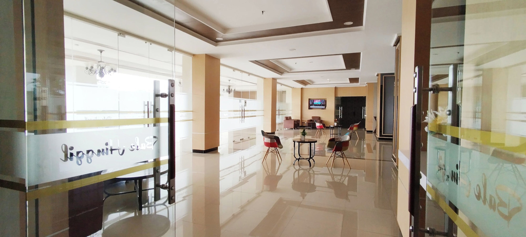 Lobby, Comfy And Serene Studio Room At Bale Hinggil Apartment, Surabaya