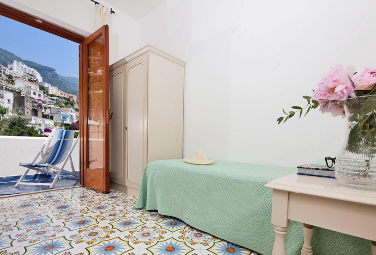 Bedroom 2, Hotel Vittoria, Salerno