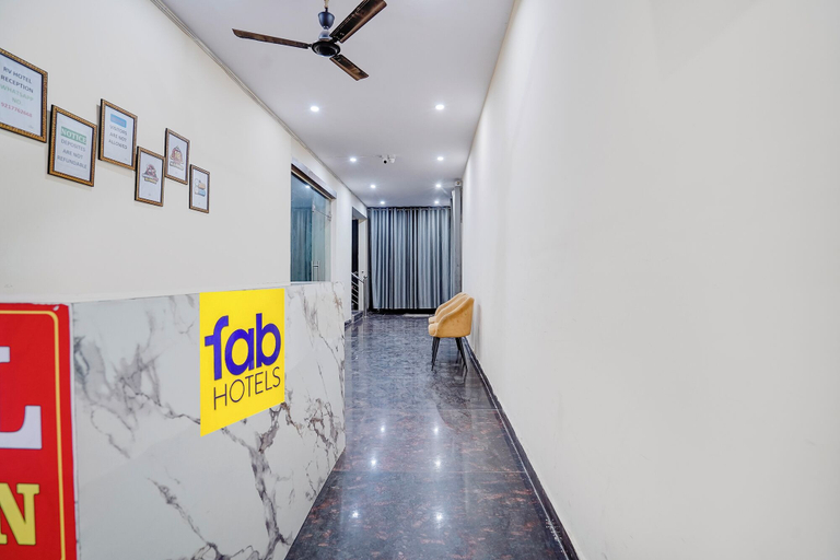 Reception 3, Fabhotel Rv, Gautam Buddha Nagar