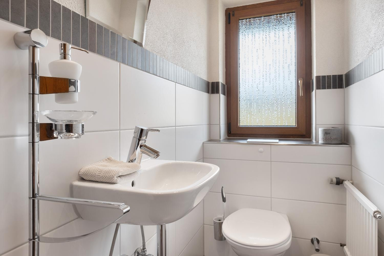 Bathroom 3, Ferienhaus Kaltenbach, Breisgau-Hochschwarzwald