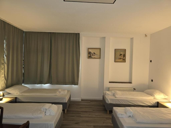 Bedroom 4, Hotel Zur Buche, Segeberg