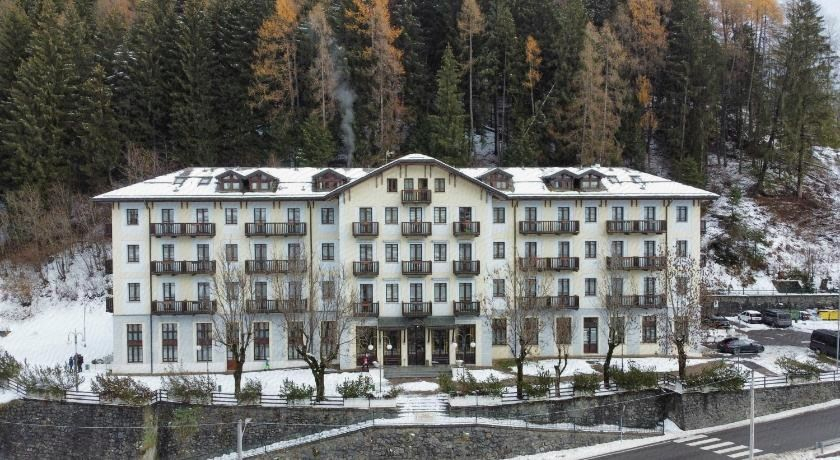 Exterior & Views 1, Palace Ponte di Legno, Brescia