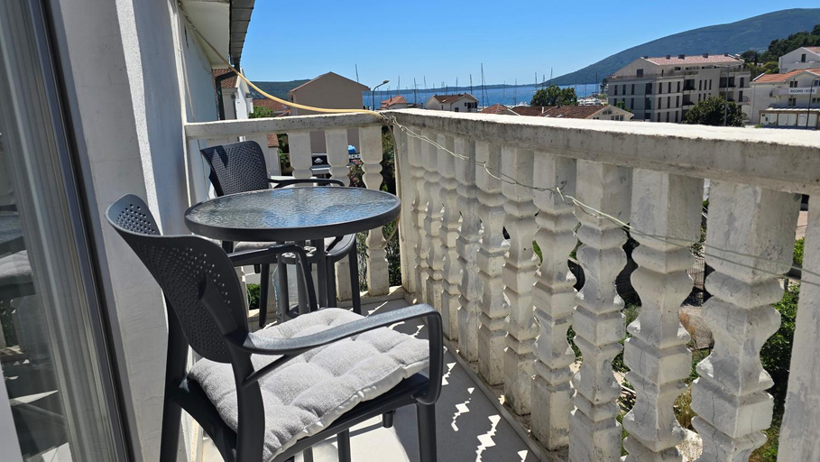 Others 4, Vele House Walk to Beach