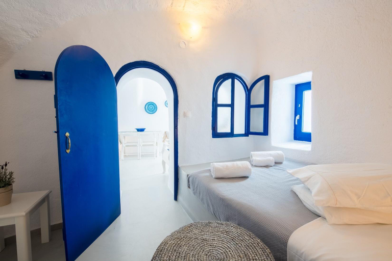 3, Blu Bianco Cave House, South Aegean