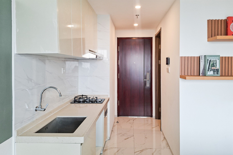 Private kitchen 4, Chic And Cozy Living In Studio Room At Apartment Sky House Bsd, Tangerang Selatan