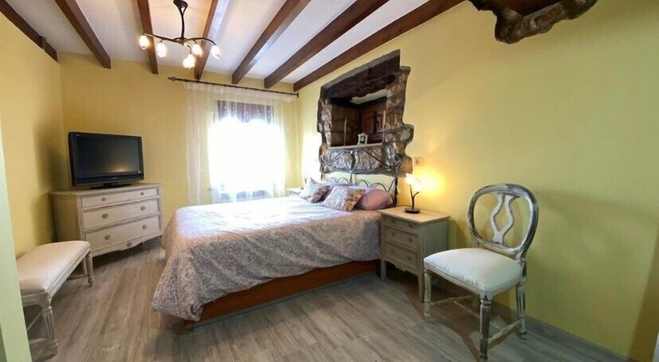 Bedroom 4, La Casa Del Pendo, Cantabria