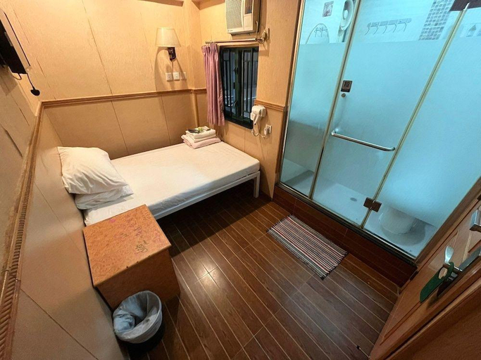 Bathroom 4, USA Hostel, Kowloon