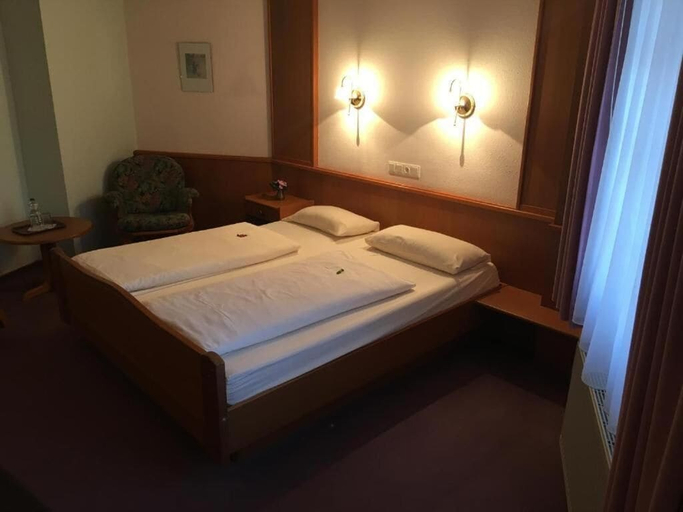 Others 2, Hotel Zur Buche, Segeberg