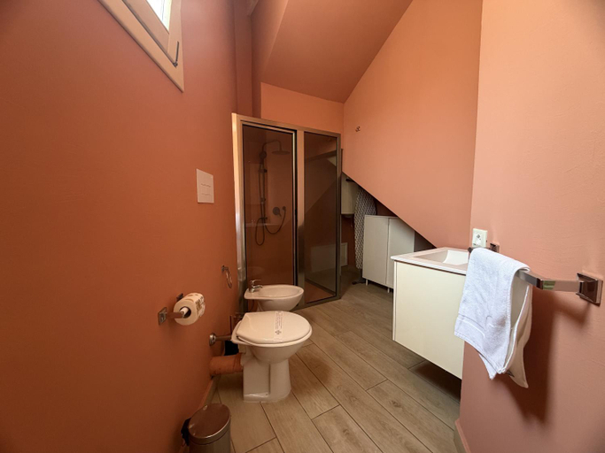Bathroom 3, In GG Palace, Palermo