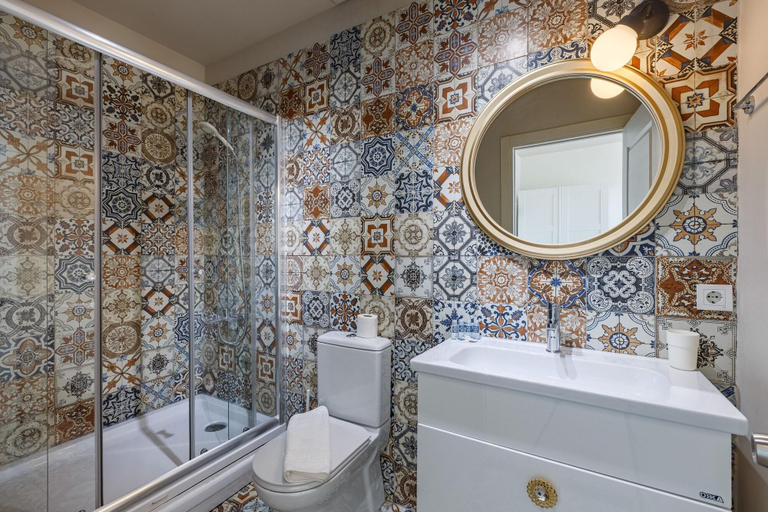 Bathroom 5, Miro Mansion, Fatih