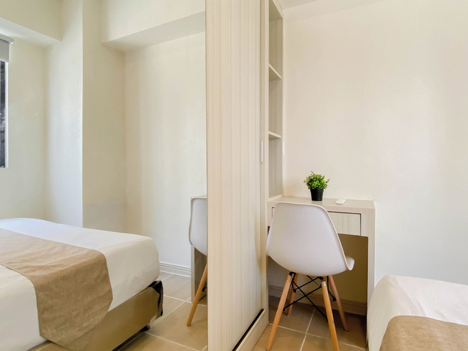 Room 4, Cozy 3Br Apartment With Minimalist Style At Meikarta, Cikarang
