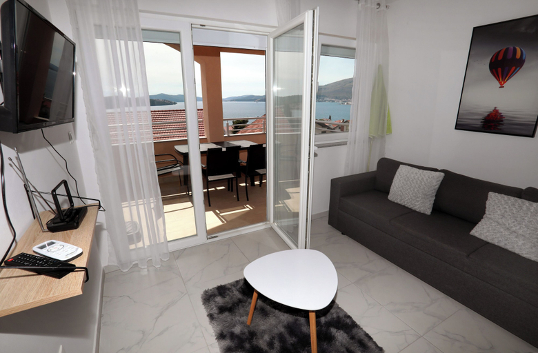 Primary image, Beautiful 2 bed Apartment, Okrug