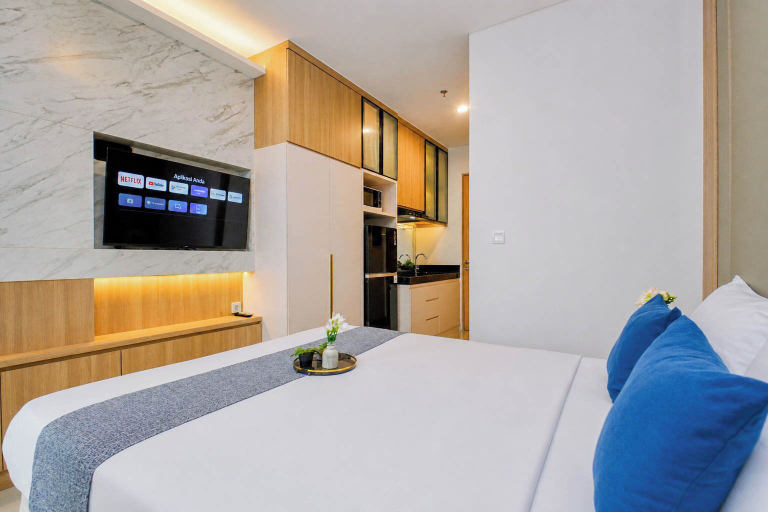 Room 5, Charming Warm Studio At Ciputra World 2 Apartment, South Jakarta