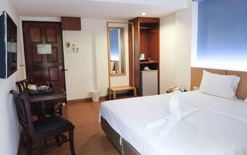 Bedroom 2, Beerapan Hotel, Thon Buri