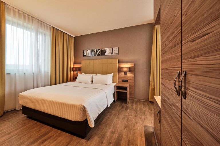 Bedroom 4, Radisson Blu Hotel, Bonn, Bonn